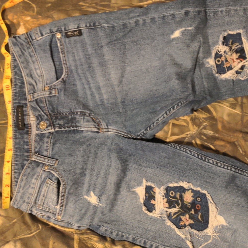 Silver Jeans Avery Slim W28/L27 Flowers Womens Silver Slim Straight Leg Jeans